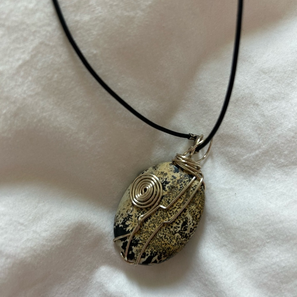 Pendant necklace